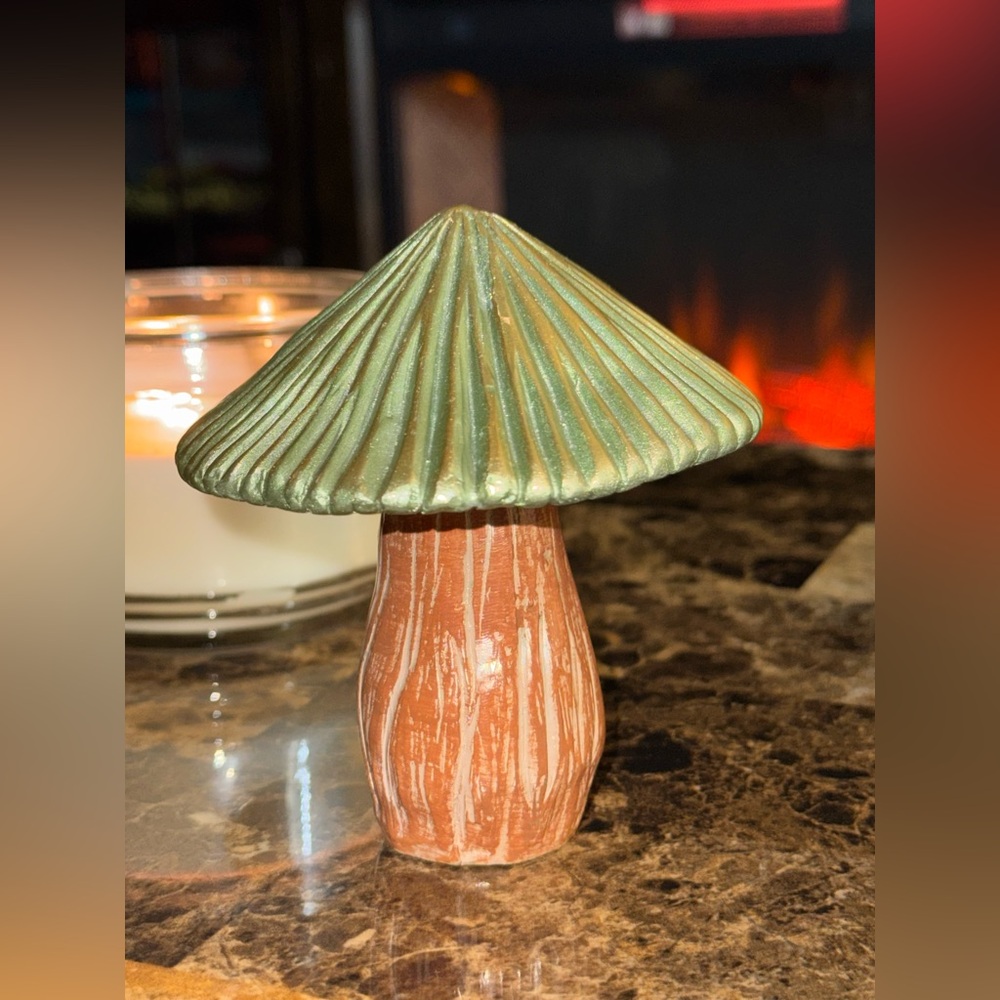 🍄 Green Ribbed Ceramic Mushroom Boho Cottagecore Woodland Decor